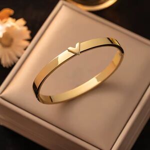 V Letters Bracelet | 316L Stainless Steel | Edgy & Modern
